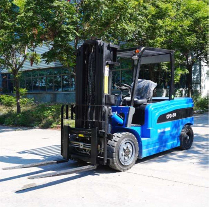 HOT FORKLIFT08